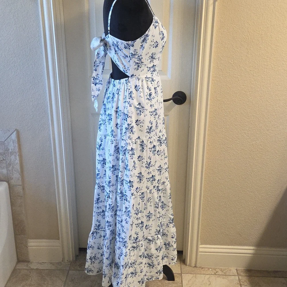 Floral Spaghetti Strap Maxi Dress With Cut Out In Back - Picture 10 of 16